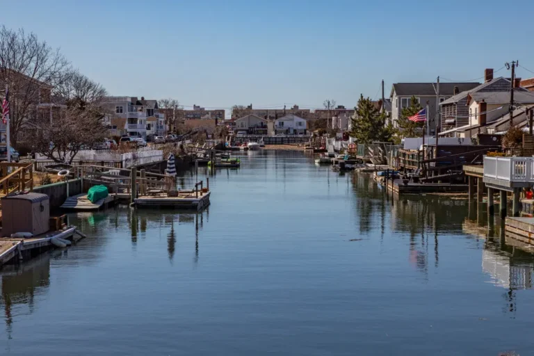 00cli-LONG-ISLAND-WATER-qvhm-jumbo